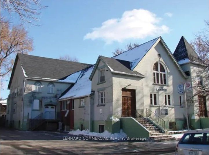 17 Rhodes Ave, Toronto, M4L 2Z8 | Image 3