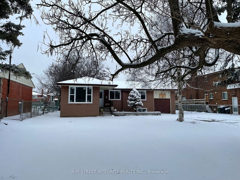 home for lease on 43 Fairglen Avenue