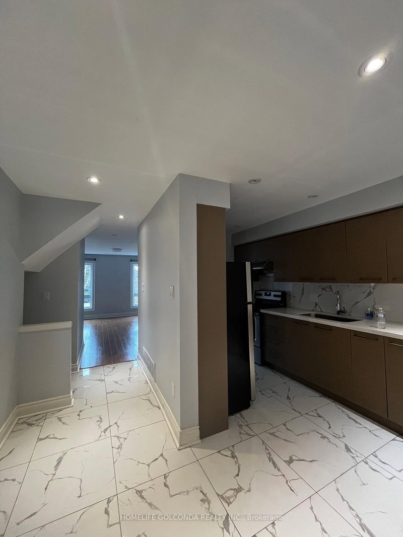 102 Seamist Cres, Toronto, M1V 3K4 | Image 2