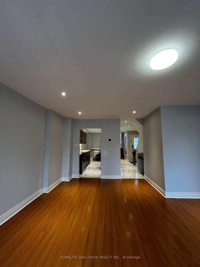 102 Seamist Cres, Toronto, M1V 3K4 | Image 3