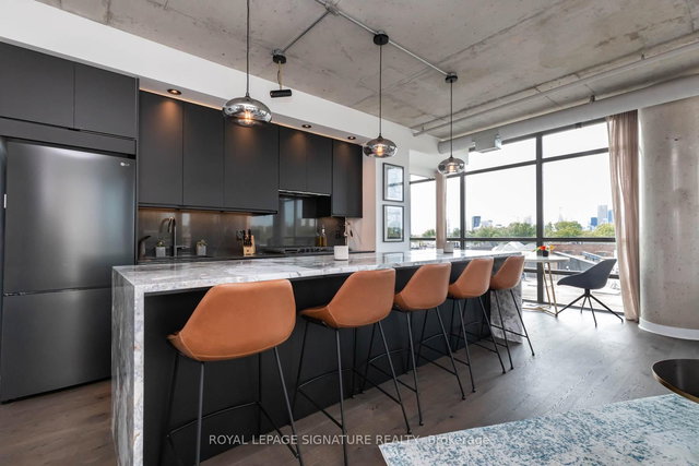 608 - 319 Carlaw Avenue