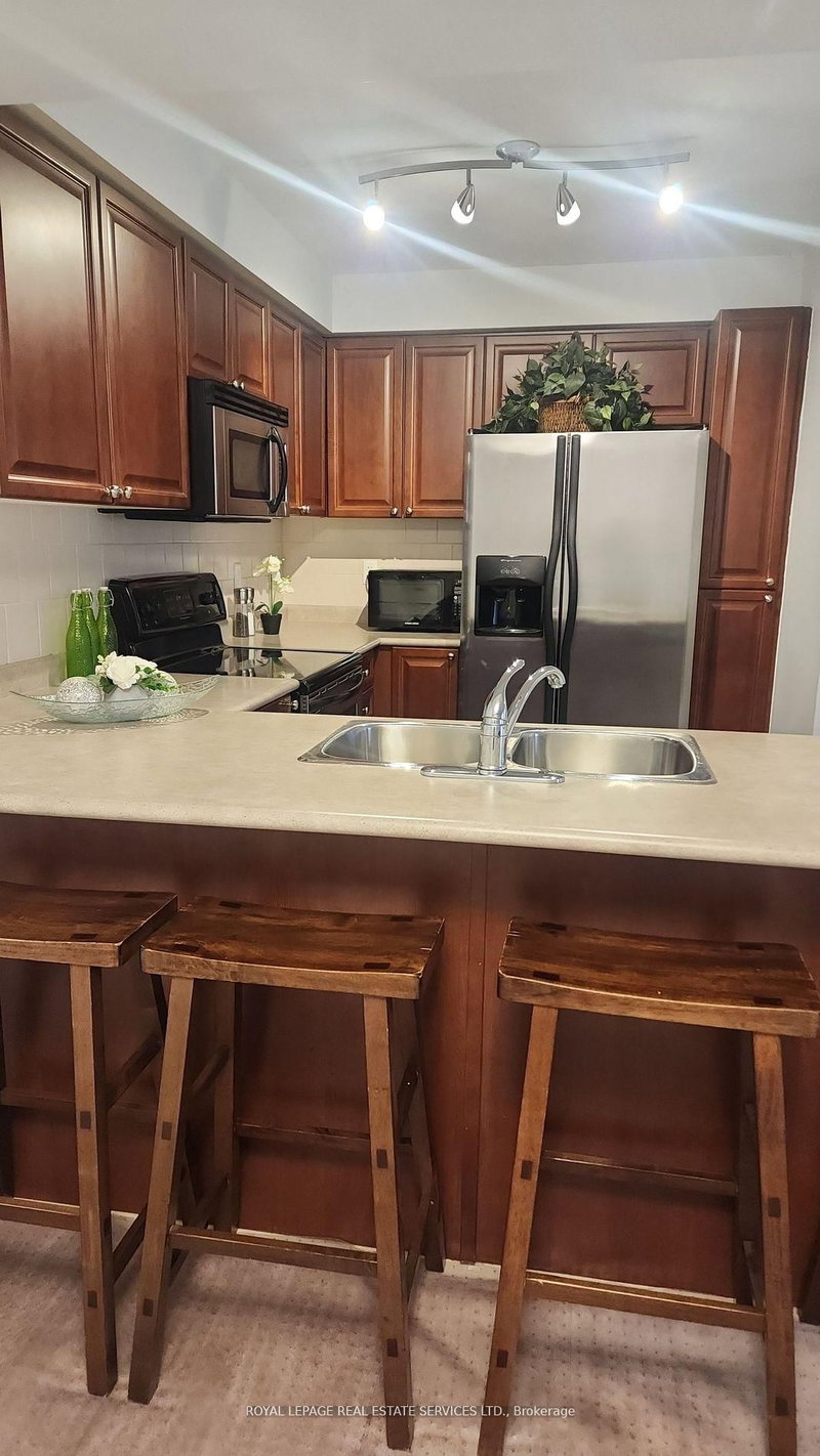 33 Bondsmith St, Ajax, L1S 0A5 | Image 2