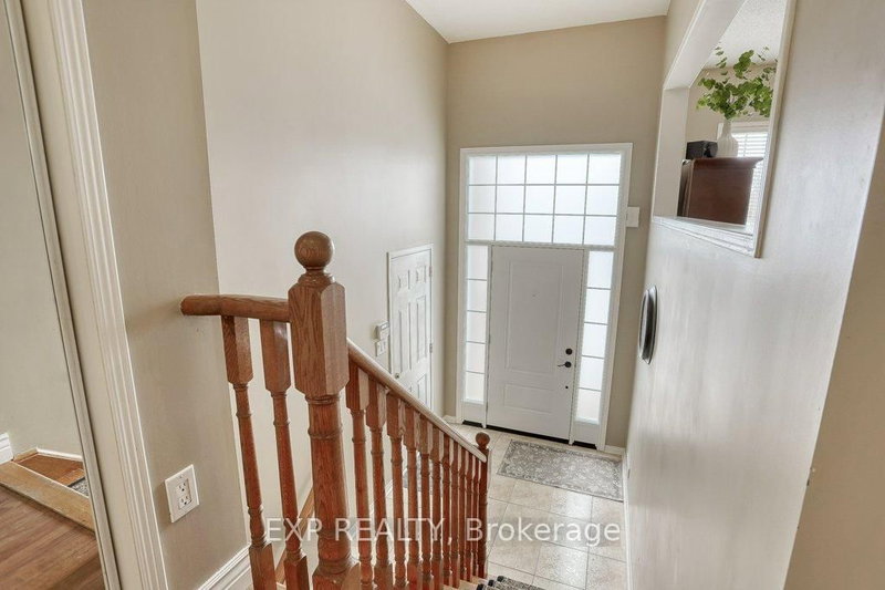 75 Fencerow Dr, Whitby, L1R 3N2 | Image 3