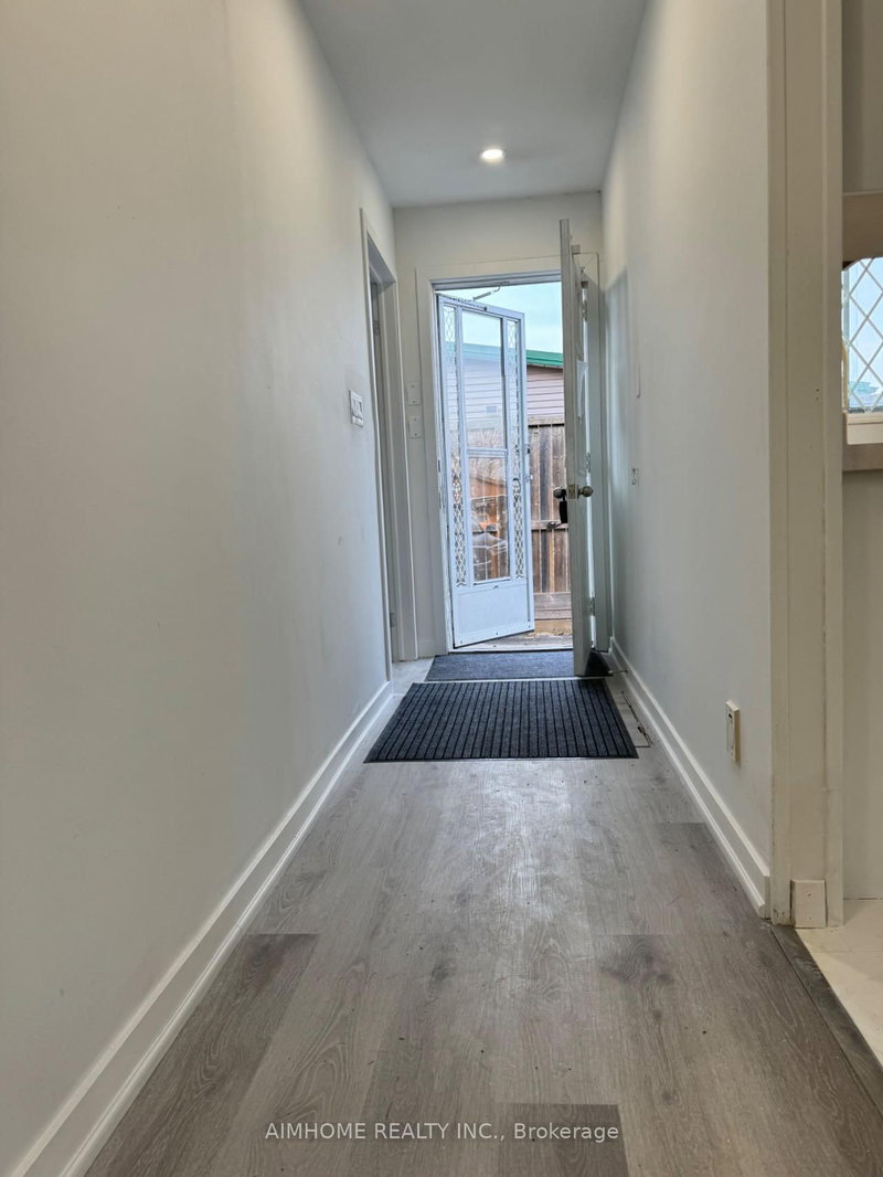 712 Annland St, Pickering, L1W 1B4 | Image 2