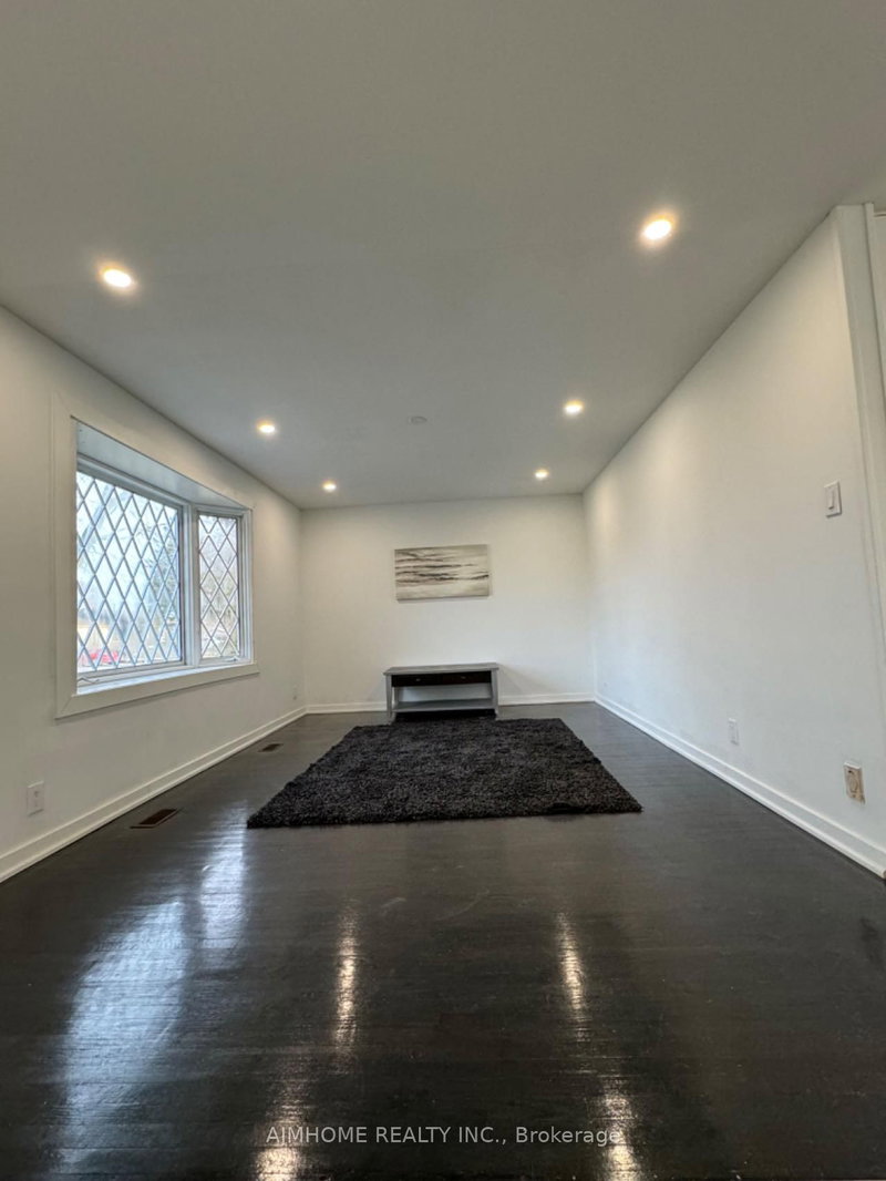 712 Annland St, Pickering, L1W 1B4 | Image 3