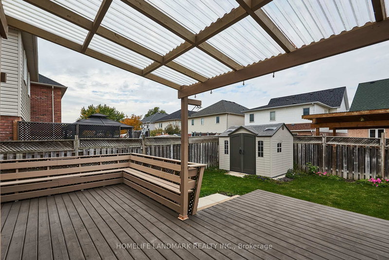 165 Madden Pl, Clarington, L1C 5K4 | Image 3