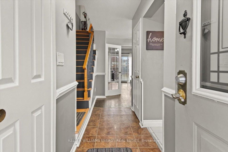 1544 Connery Cres, Oshawa, L1J 8G1 | Image 3