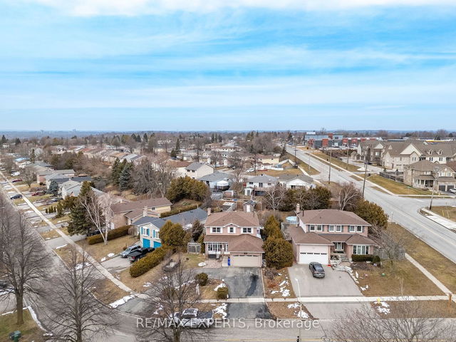 755 Down Crescent