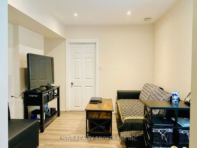 31 Greenwood Avenue