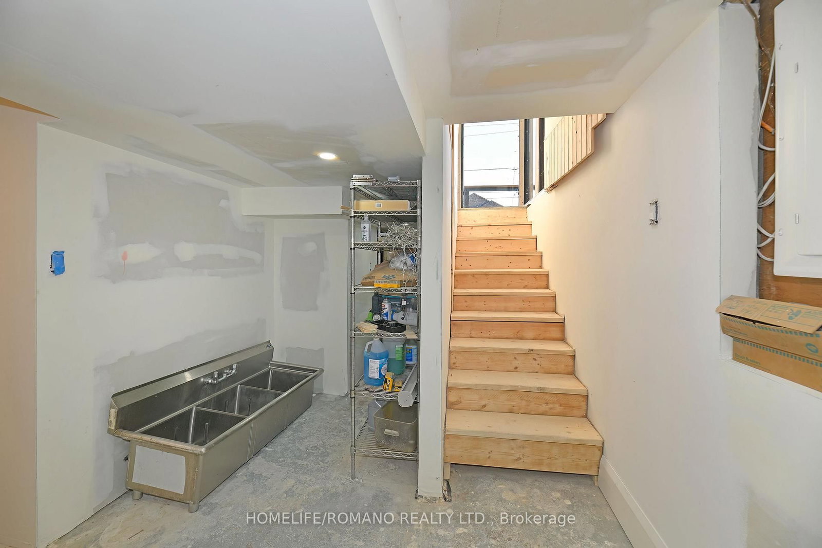 Listing Image 19