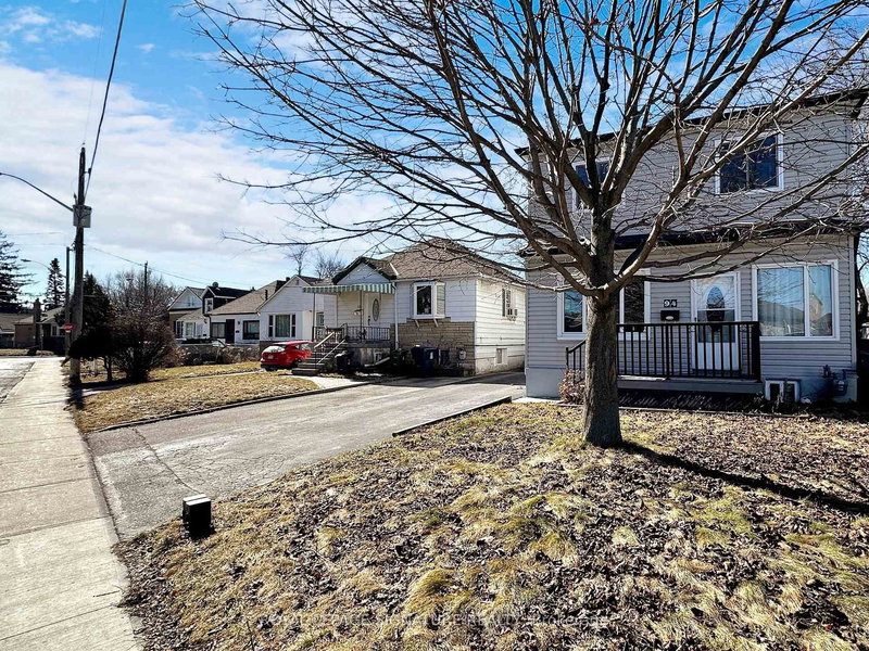 94 Meighen Ave, Toronto, M4B 2H7 | Image 3