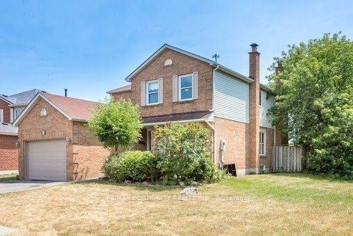 home for lease on 81 Rotherglen Road S