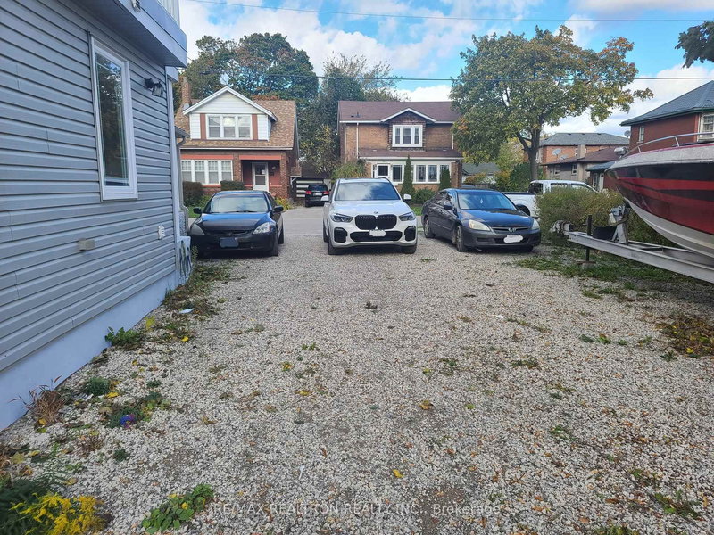 Upper - 17 Royal St, Oshawa, L1H 2T5 | Image 3