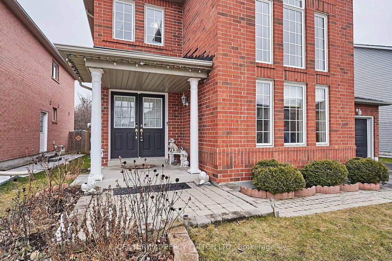 1081 Langford St, Oshawa, L1K 2V9 | Image 2
