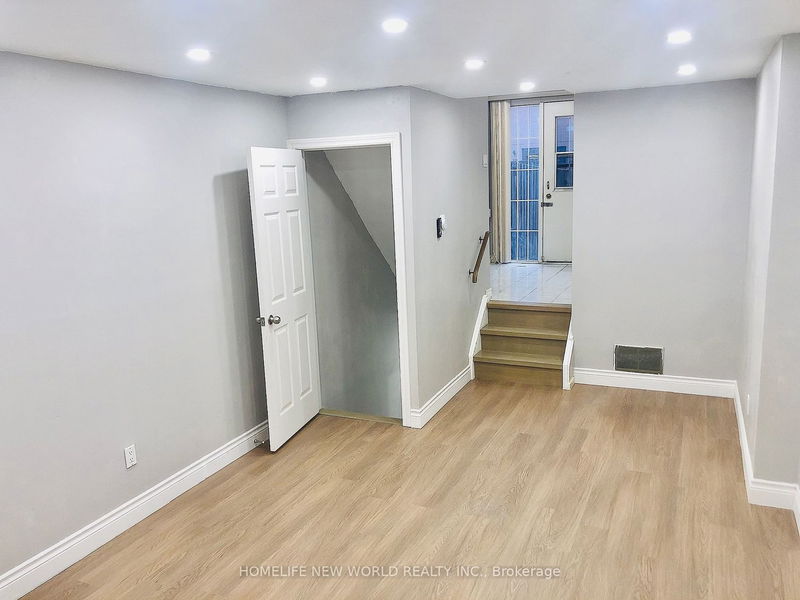 home for lease on 128-275 Broadview Avenue