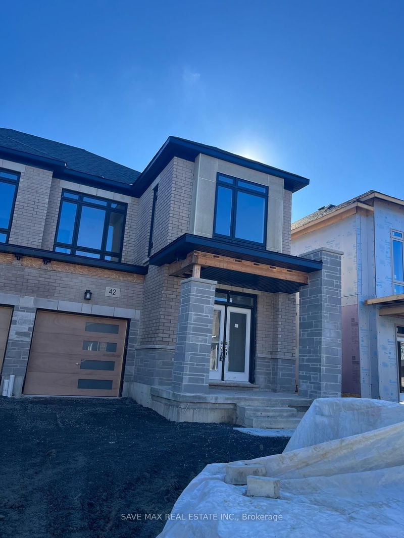 home for lease on 42 Waterfront Crescent
