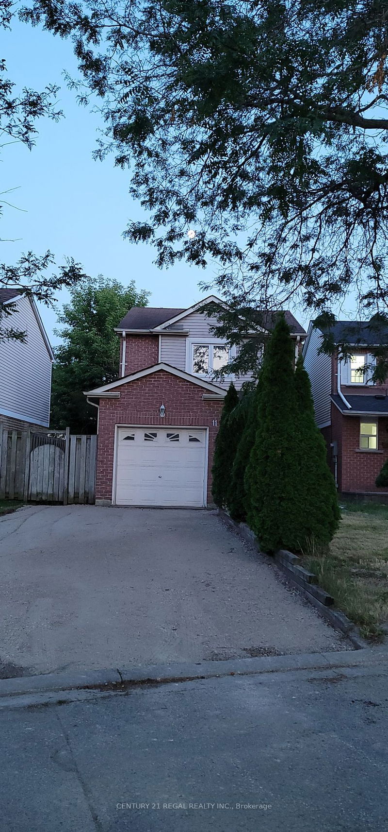 home for lease on Main-11 Greenfield Crescent