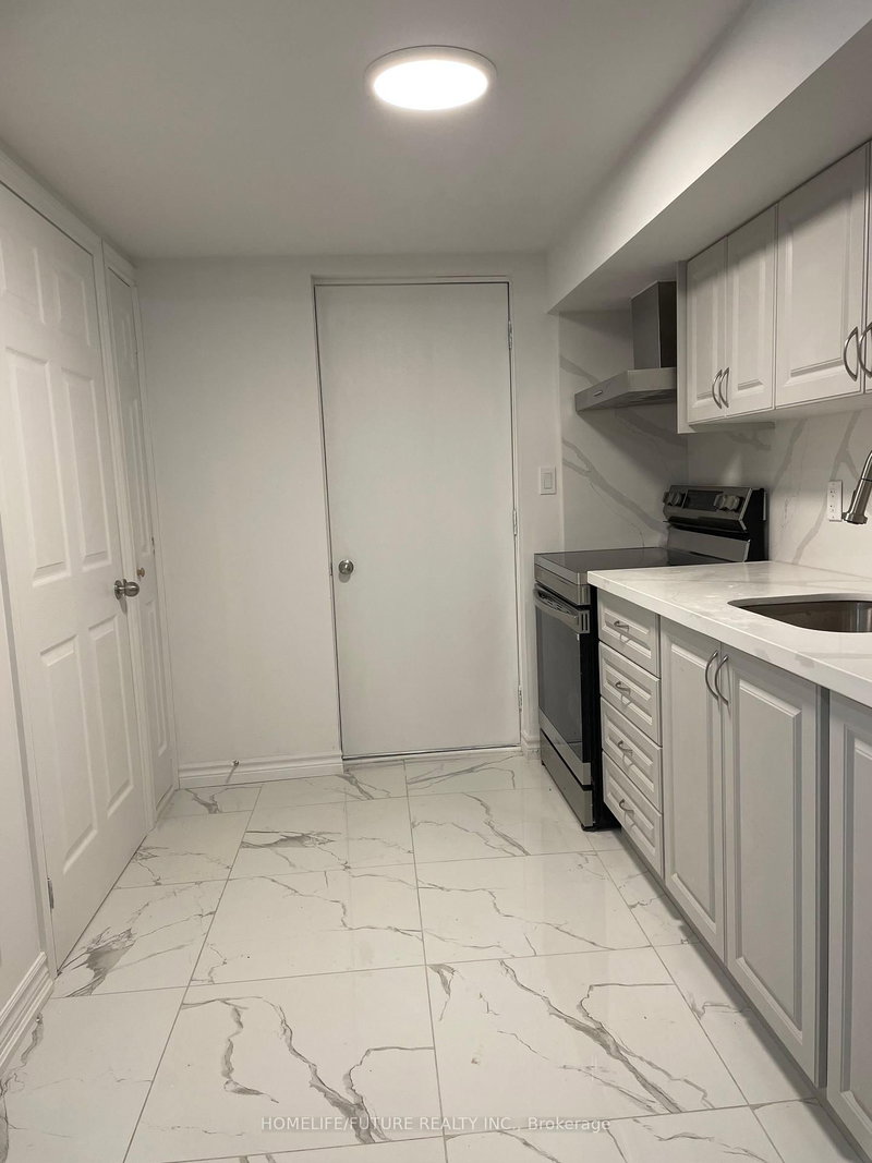 1287 Plymouth Dr, Oshawa, L1L 0V1 | Image 2