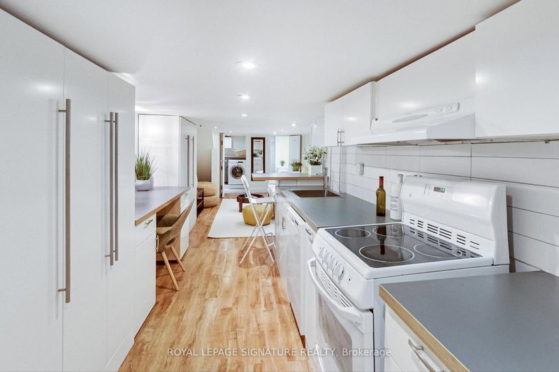 Lower - 6 King Edward Ave, Toronto, M4C 5J6 | Image 3