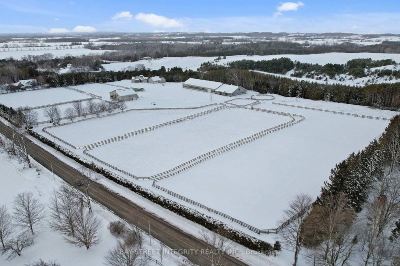 Barn - 930 Howden Rd E, Oshawa, L1H 8L7 | Image 2