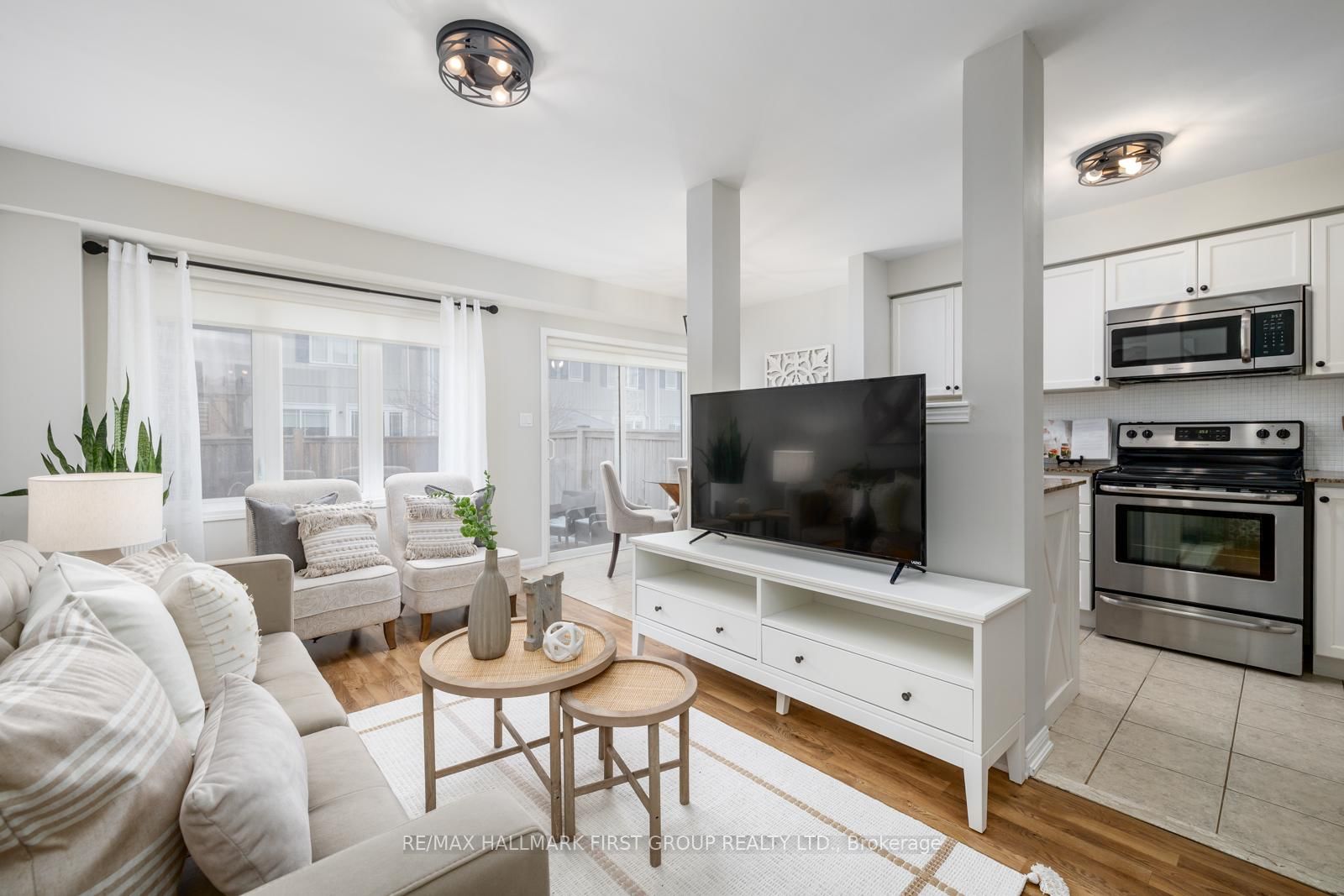 Listing Image 7