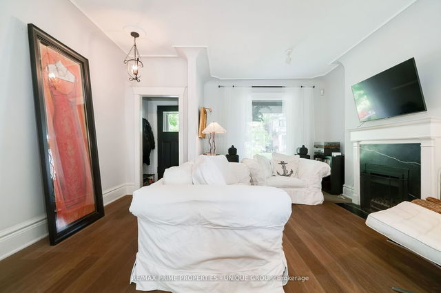 33 Bloomfield Avenue