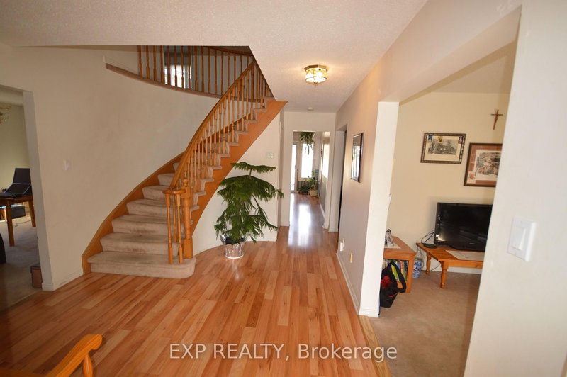 33 Love Cres, Ajax, L1S 4T3 | Image 3