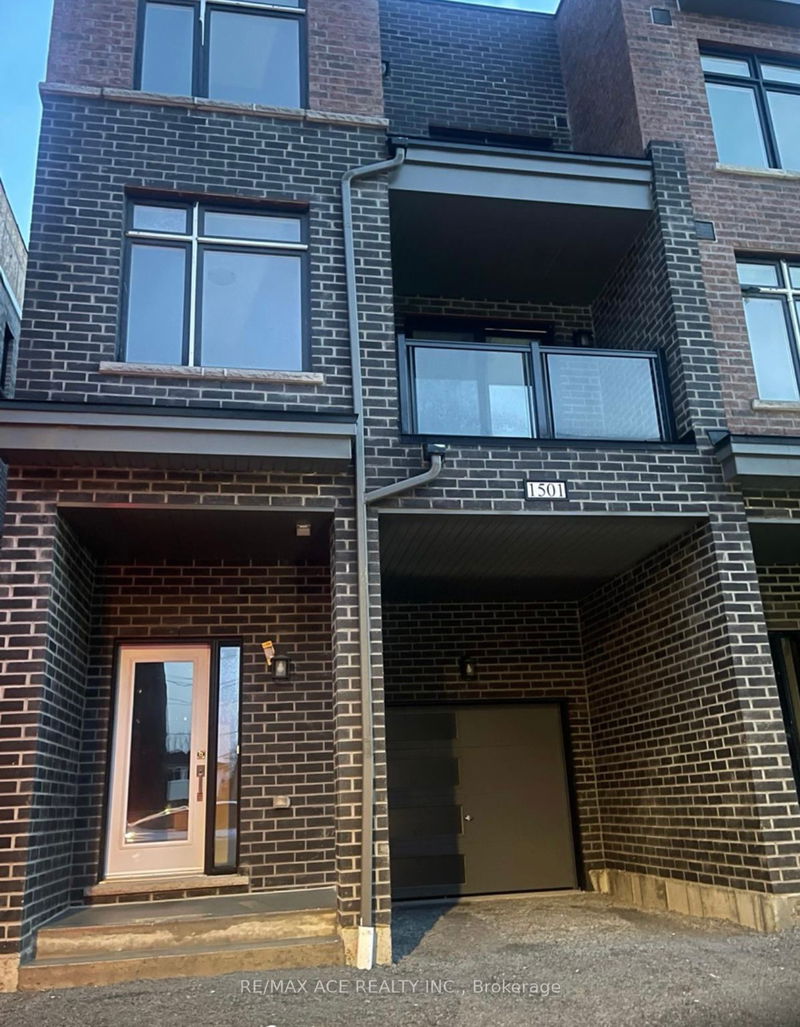 home for lease on 1501-1865 Pickering Pkwy