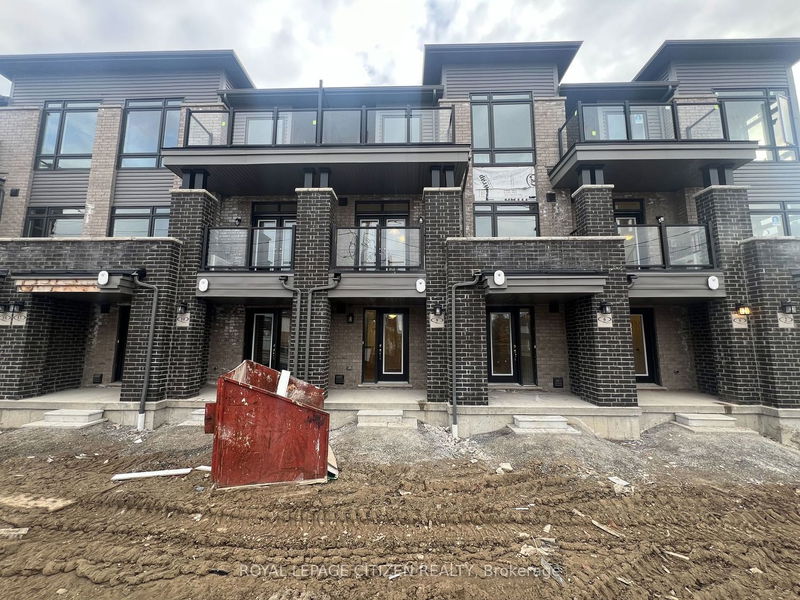 home for lease on 28 Esquire Way W