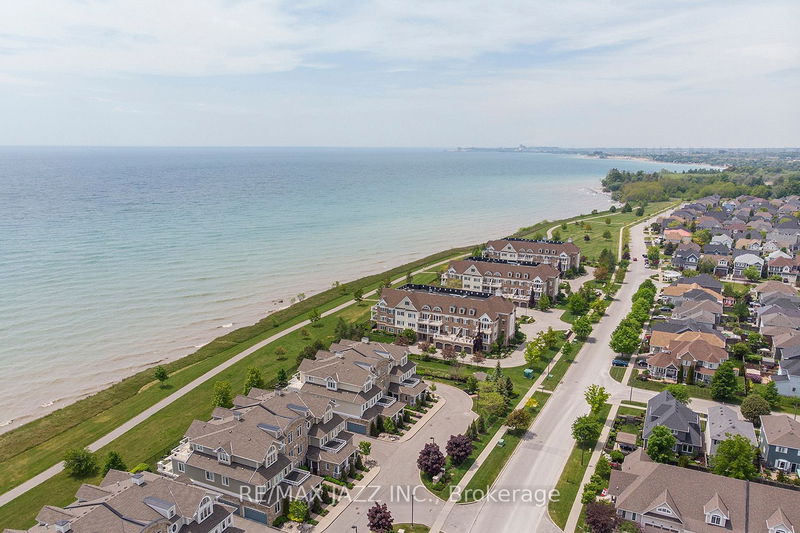 home for sale on 304-385 Lakebreeze Drive