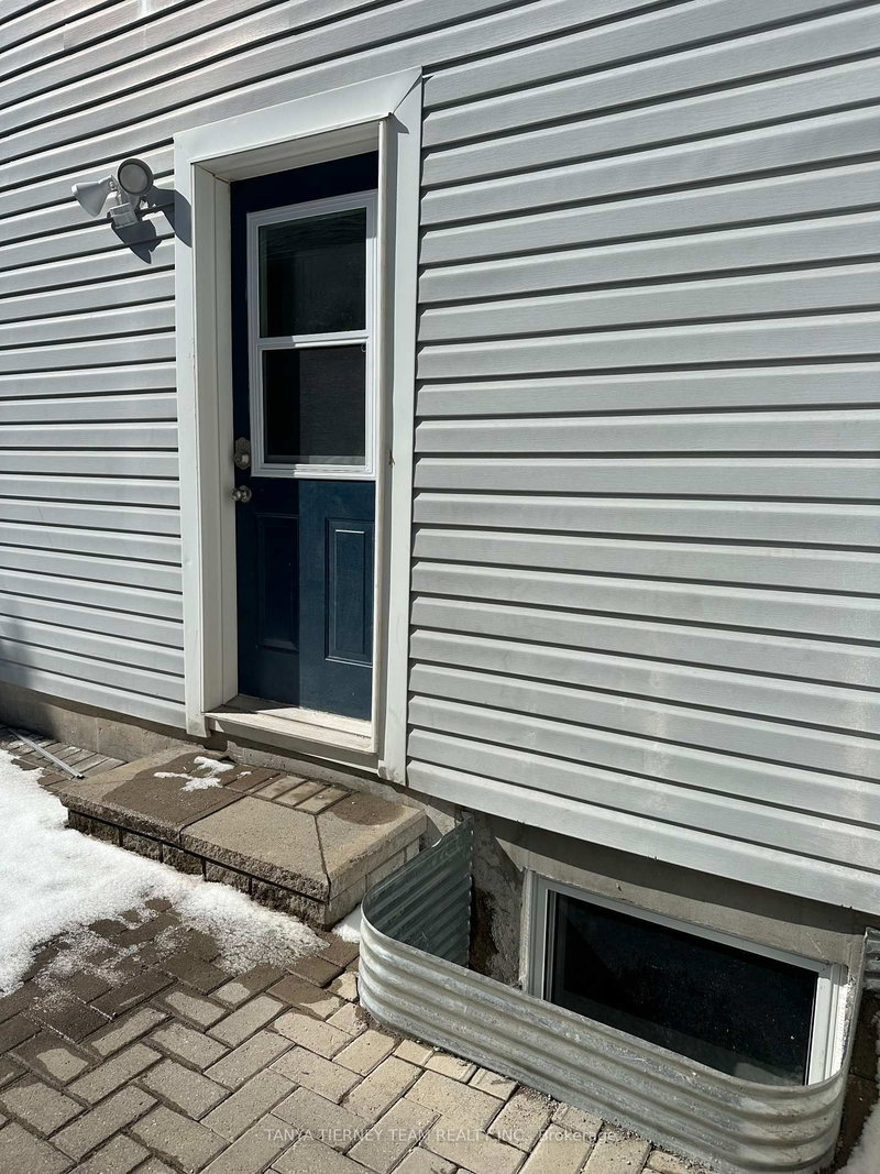 373 Carnwith Dr E, Whitby, L1M 2M1 | Image 2