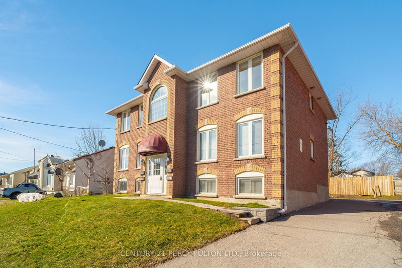 180 Nassau St, Oshawa, L1J 4A5 | Image 2