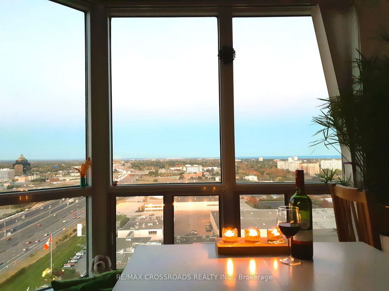 home for lease on Ph305-11 Lee Centre Drive