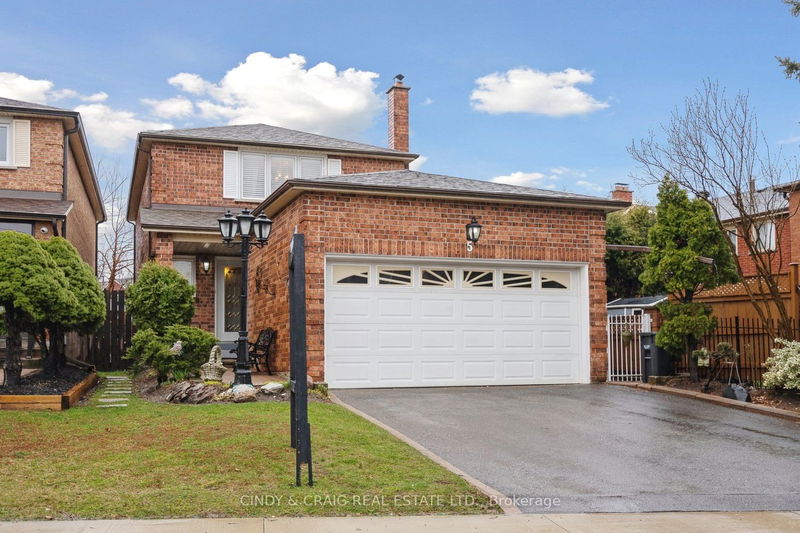 home for sale on 5 Perthshire Street