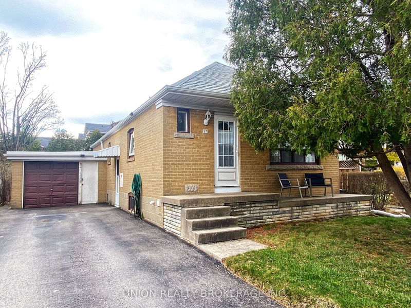 home for sale on 17 Stamford Square S