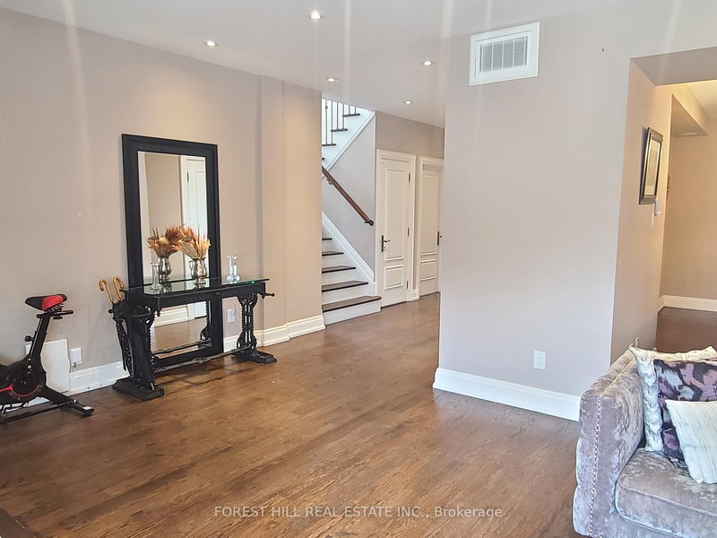 69 Don Valley Dr, Toronto, M4K 2J1 | Image 2