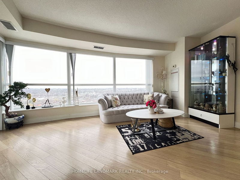 home for lease on 2624-135 Village Green Square