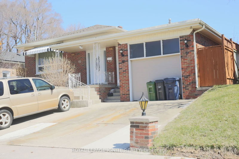 home for lease on 37 Kencliff Crescent