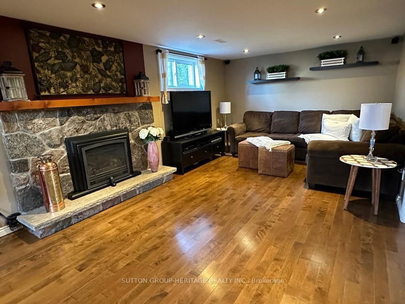 404 Trent St W, Whitby, L1N 1M5 | Image 3