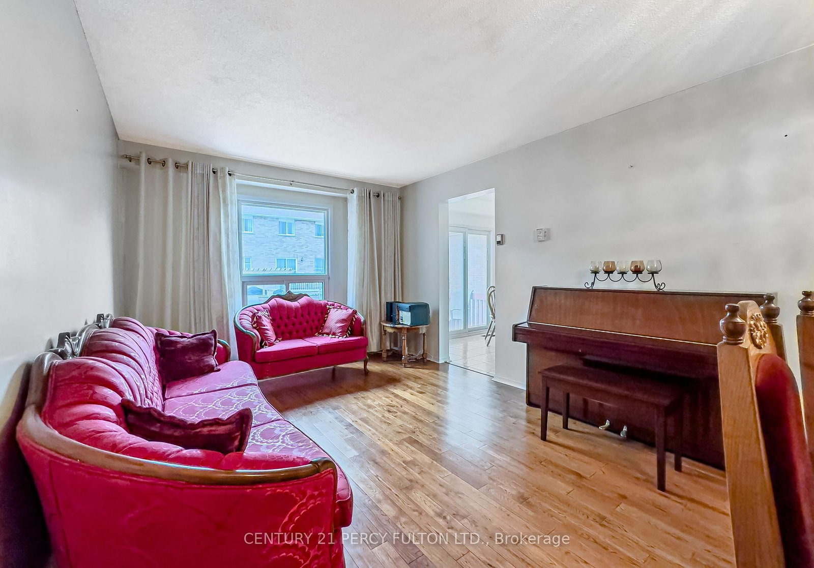 Listing Image 12