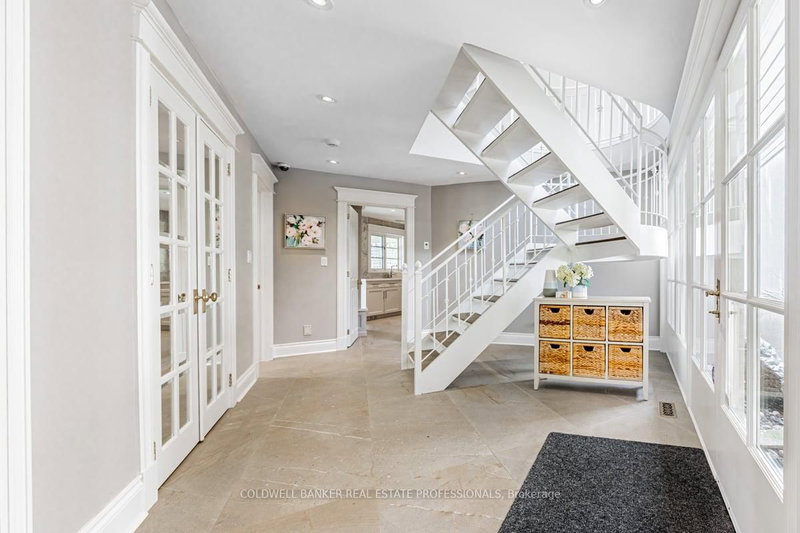 322 Dyson Rd, Pickering, L1W 2M9 | Image 3