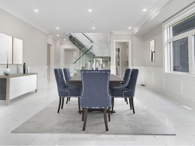 6 Colonial Avenue