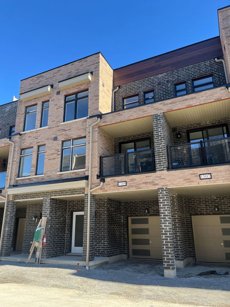 home for lease on 1305-1865 Pickering Pkwy