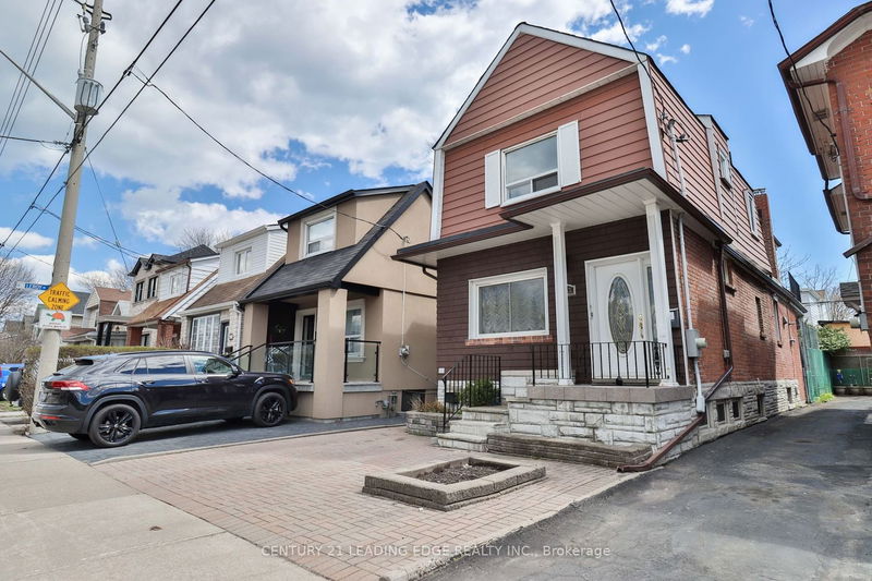 home for sale on 343 Sammon Avenue