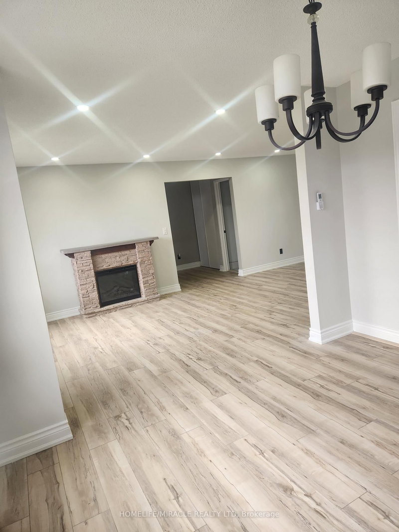 1195 Augusta Crt, Oshawa, L1H 7S9 | Image 2