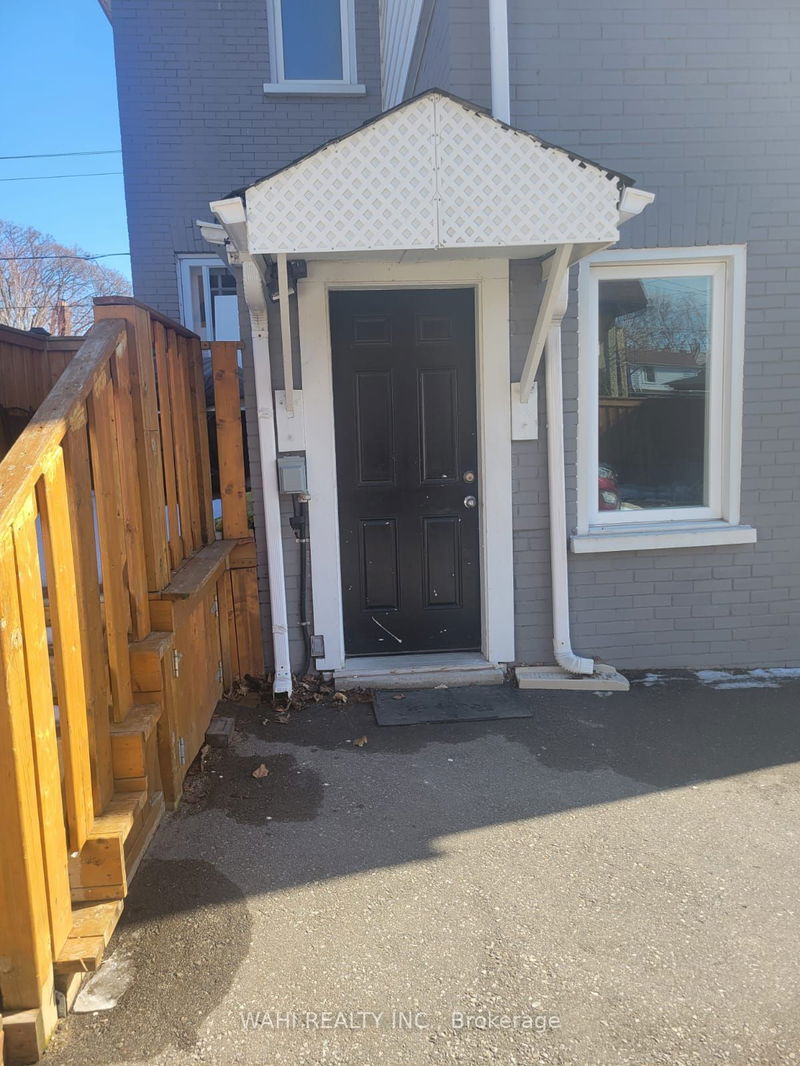 home for lease on 330 Athol Street E