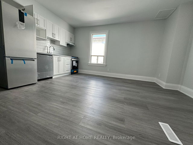 Upper - 68 woodington Avenue