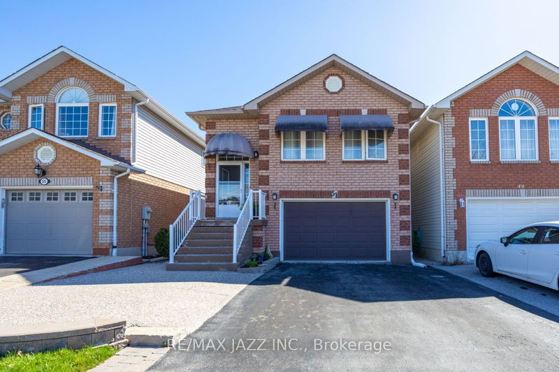home for lease on Lower-51 Mcfeeters Crescent