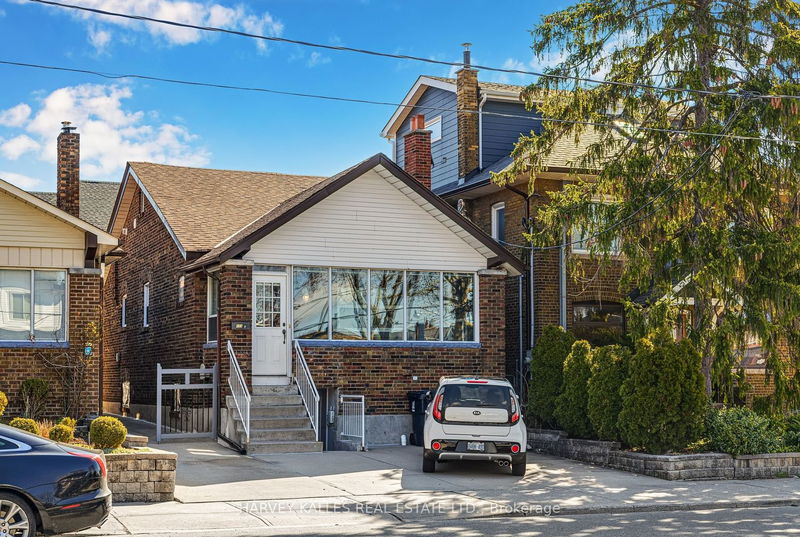 home for sale on 723 Coxwell Avenue