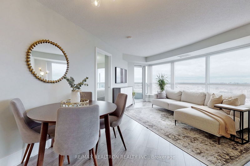 home for lease on 2904-125 Village Green Square